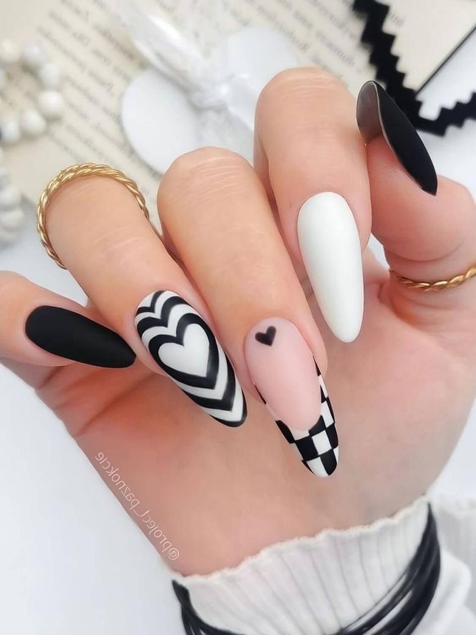 30 Classy Black Nail Designs To Glam You Up - 217