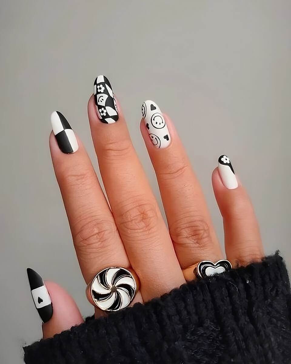 30 Classy Black Nail Designs To Glam You Up - 221