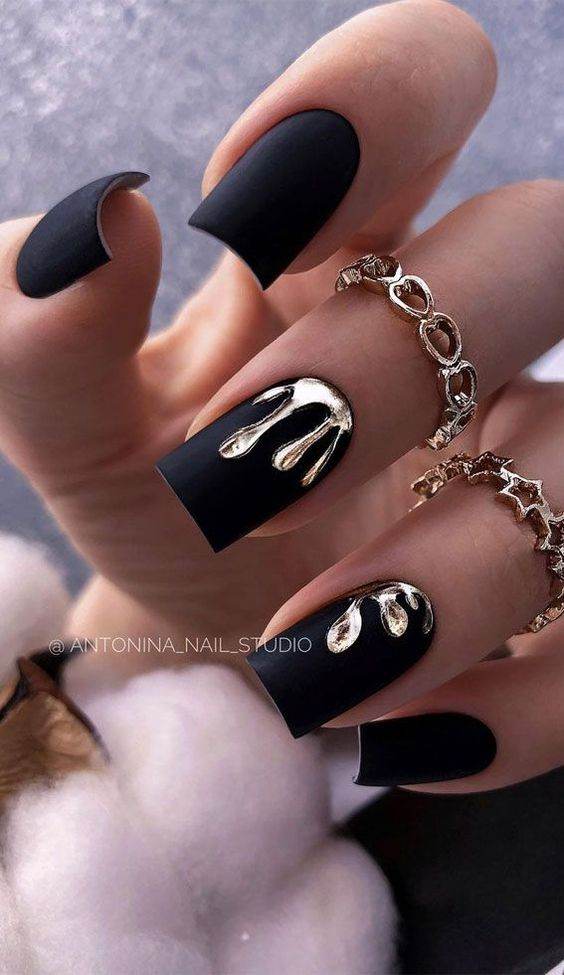 30 Classy Black Nail Designs To Glam You Up - 229