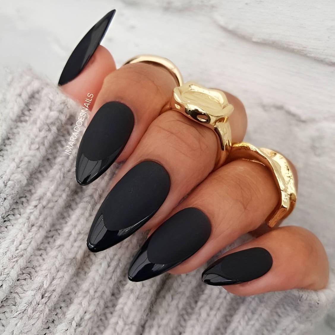 30 Classy Black Nail Designs To Glam You Up - 237