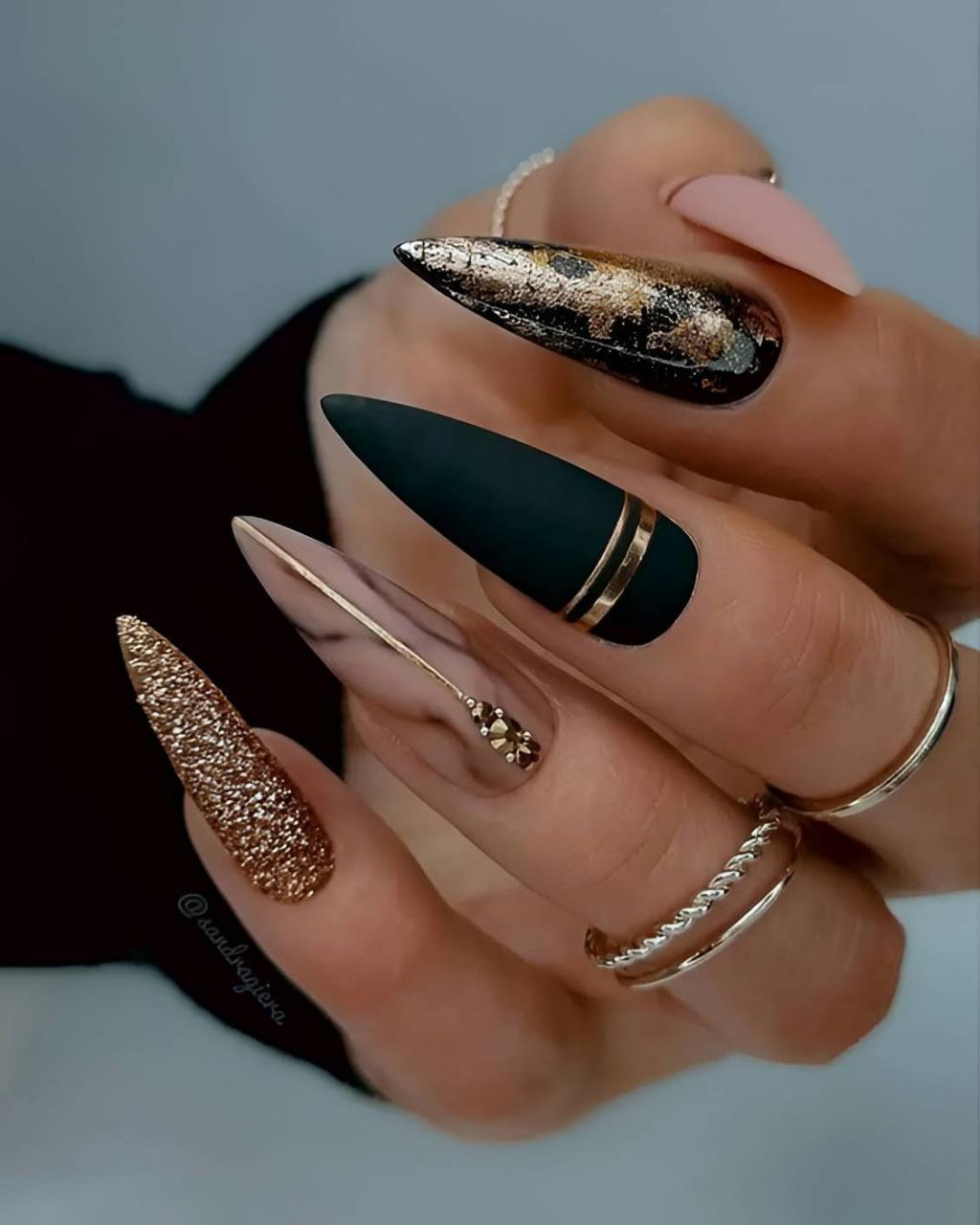 30 Classy Black Nail Designs To Glam You Up - 245