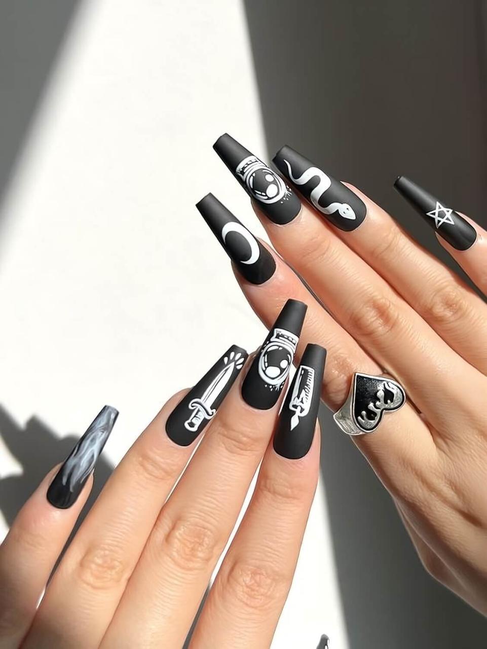 30 Classy Black Nail Designs To Glam You Up - 249