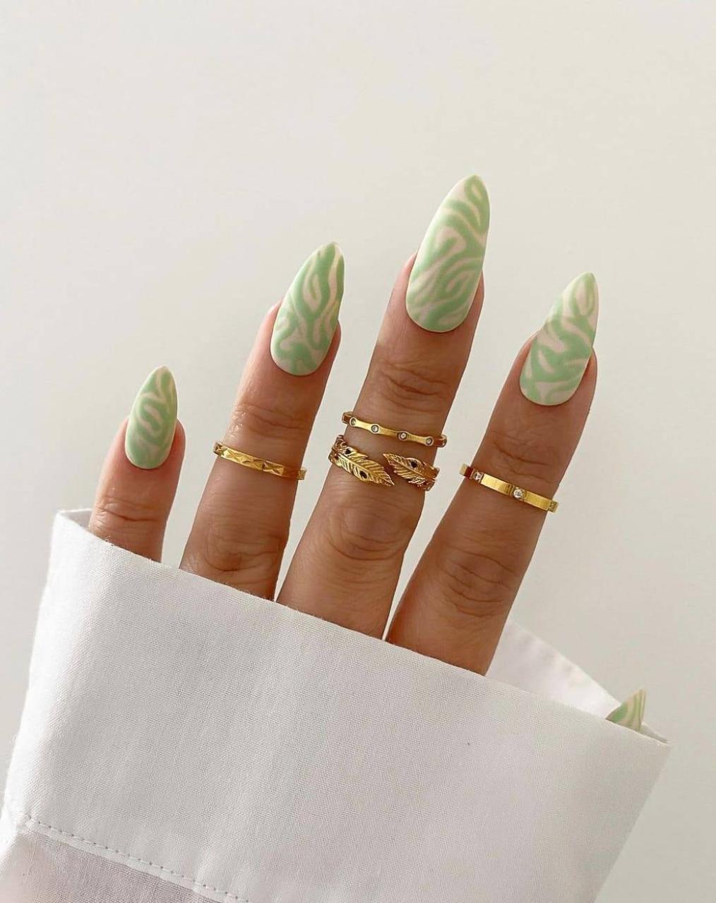 30 Fabulous Swirl Nail Designs So Easy To Copy - 229