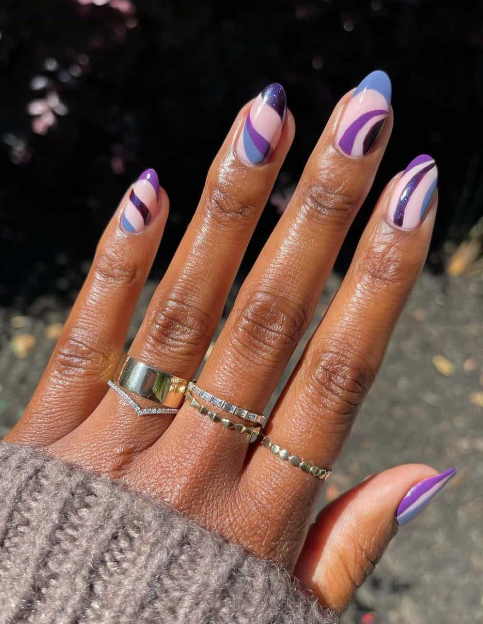 30 Fabulous Swirl Nail Designs So Easy To Copy - 233
