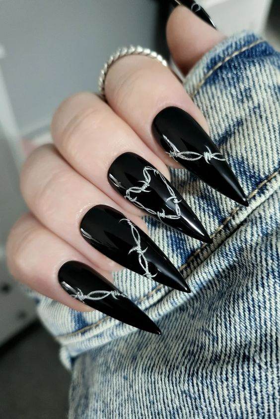 30 Hauntingly Beautiful Goth Nail Designs - 197