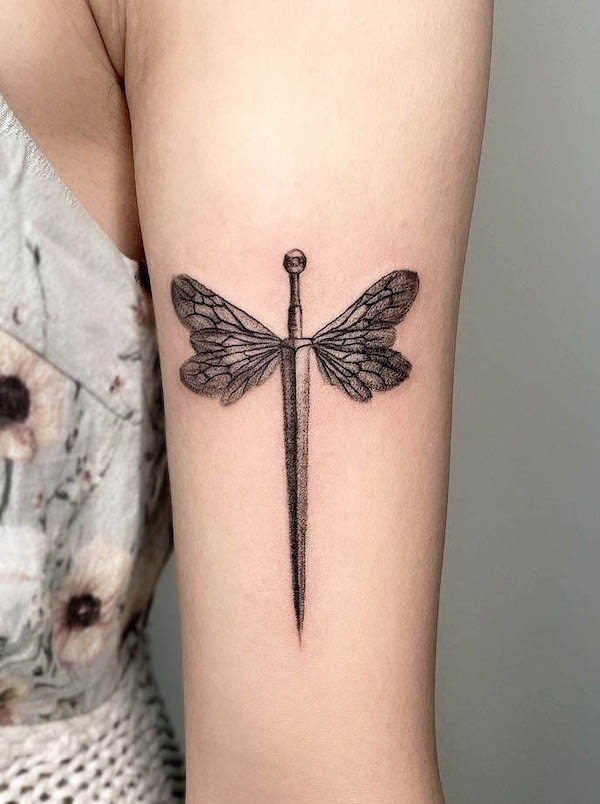 Sword and dragonfly tattoo by @effyliutattoo