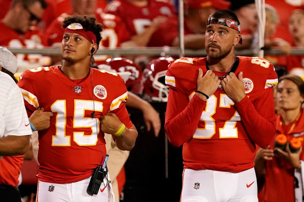 LOOK: Chiefs stars dressed to kill ahead of 'SNF' matchup vs. Packers