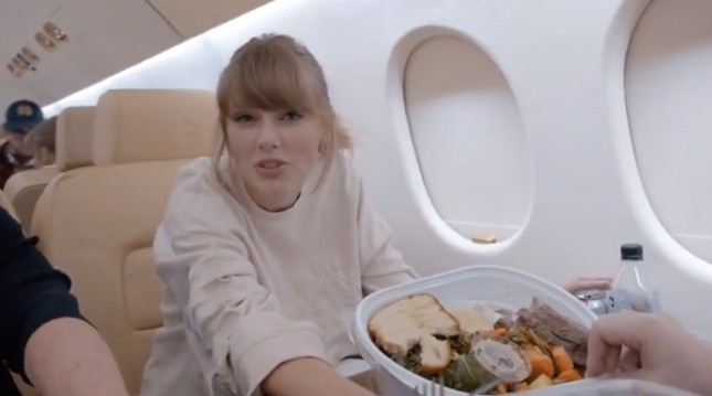 Take a look at the private jet of the new female billionaire - Taylor Swift - Photo 5.