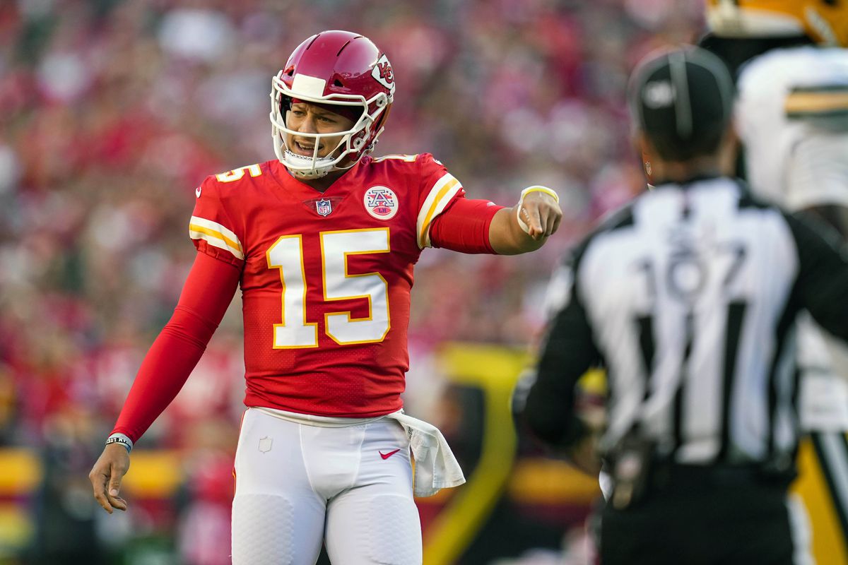Mahomes, Chiefs' offense see momentum from final drive vs. Packers -  Arrowhead Pride