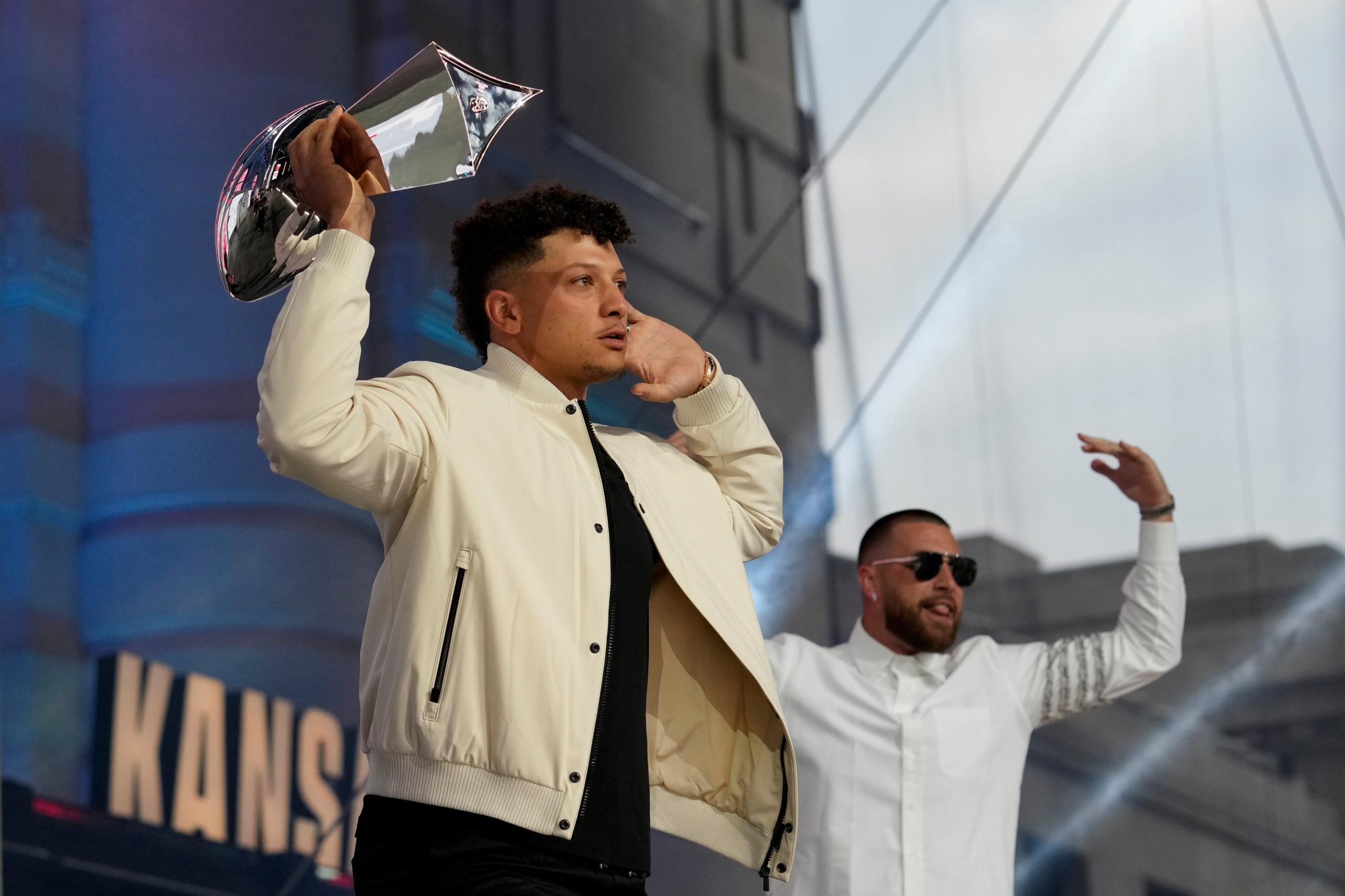 Kentucky Derby: Patrick Mahomes to give 'Riders Up' call