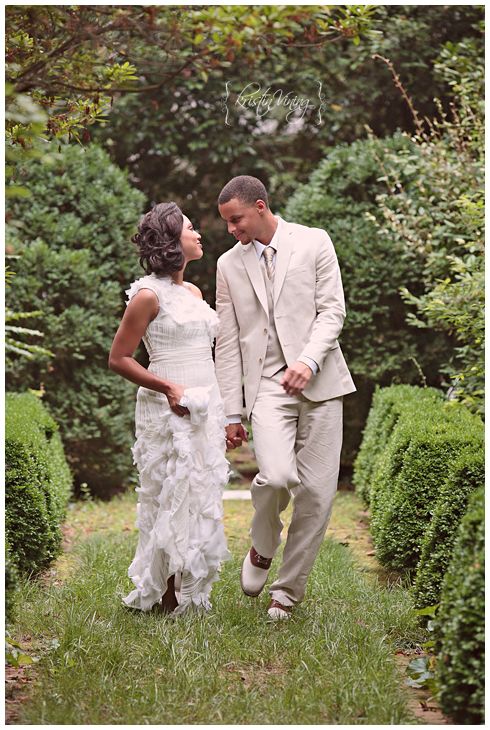 likhoa stephen curry and his wife suddenly posted a dreamlike wedding photo from years ago on social networks surprising fans 652f8286cd29b Stephen Curry And His Wife Suddenly Posted A Dreamlike Wedding Photo From 10 Years Ago On Social Networks, Surprising Fans.