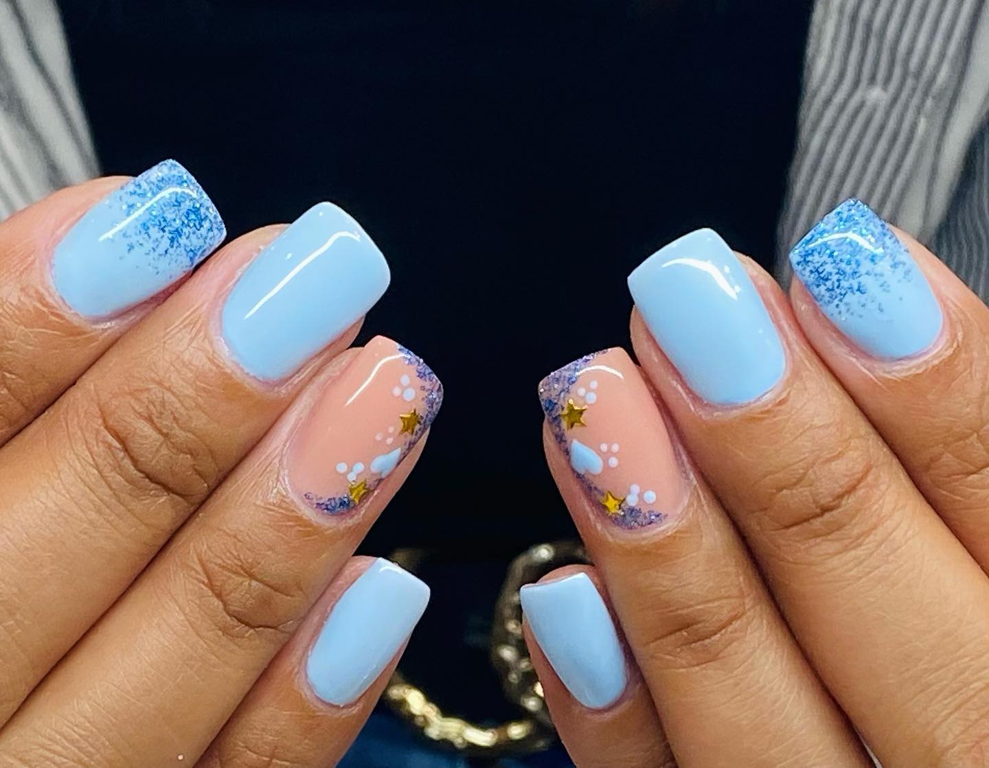 The perfect summertime manicure that you’ll enjoy due to its elegance and simplicity.