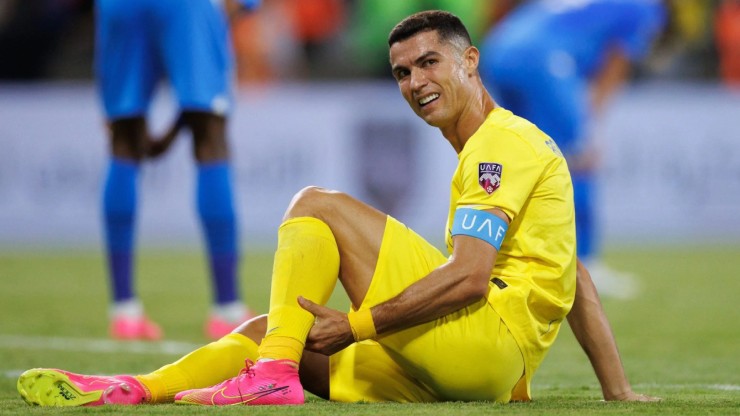 Tin mới chấn thương của Ronaldo sau Cúp C1 Ả Rập, CR7 "dỗi" vì hụt giải hay nhất