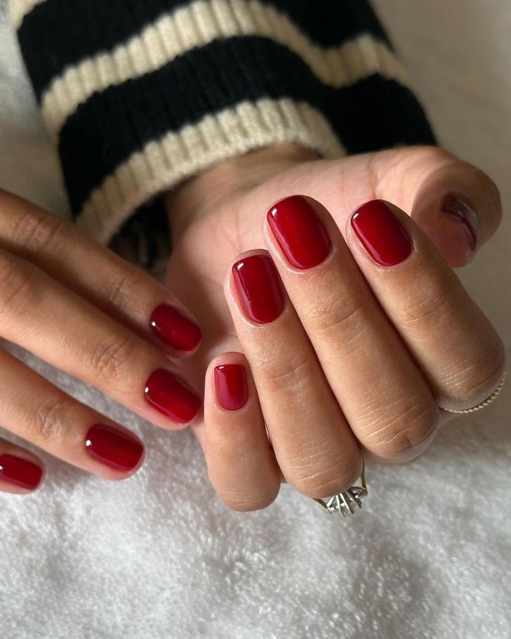 cute red simple and short Valentines Day nail ideas