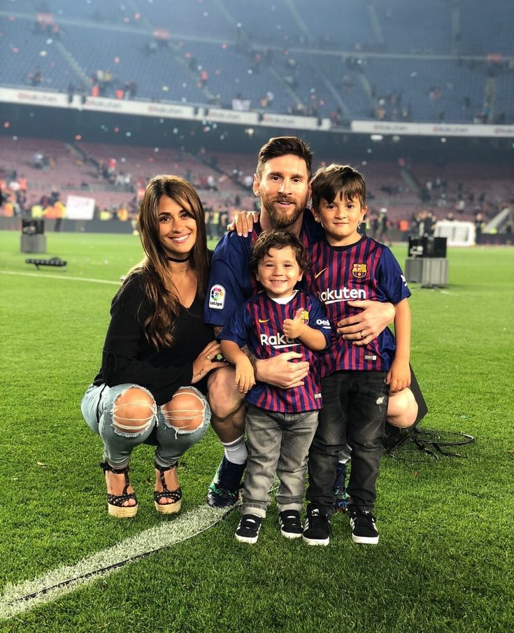 Messi Family | Lionel messi family, Lionel messi, Lionel messi posters