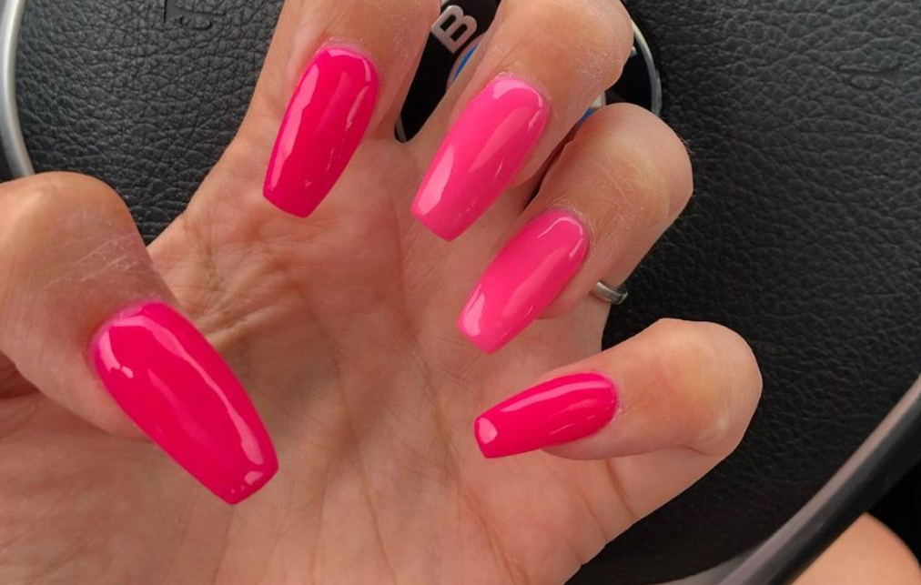 hot pink dip powder nails