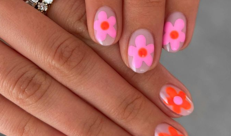 hot pink flower nails