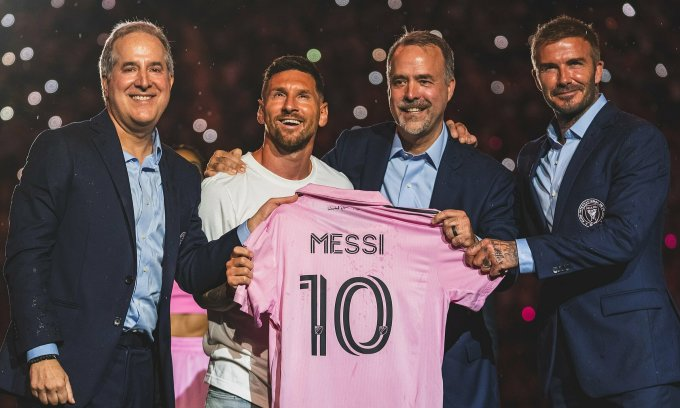 Từ đỉnh cao bóng đá, đây là cách “ông chủ của Messi” đạt đỉnh mới trong kinh doanh: Bảo sao được mệnh danh “bậc thầy kiếm tiền” - Ảnh 2.