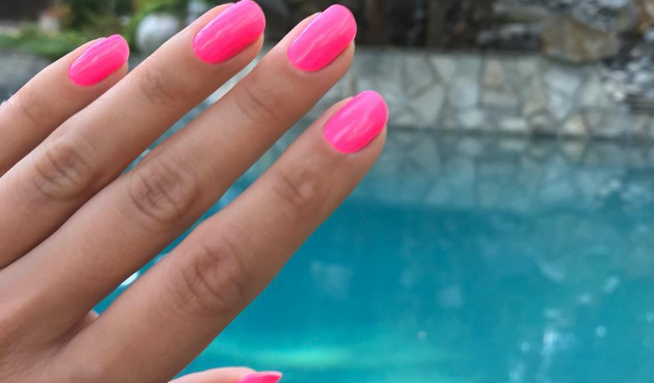 simple hot pink nails