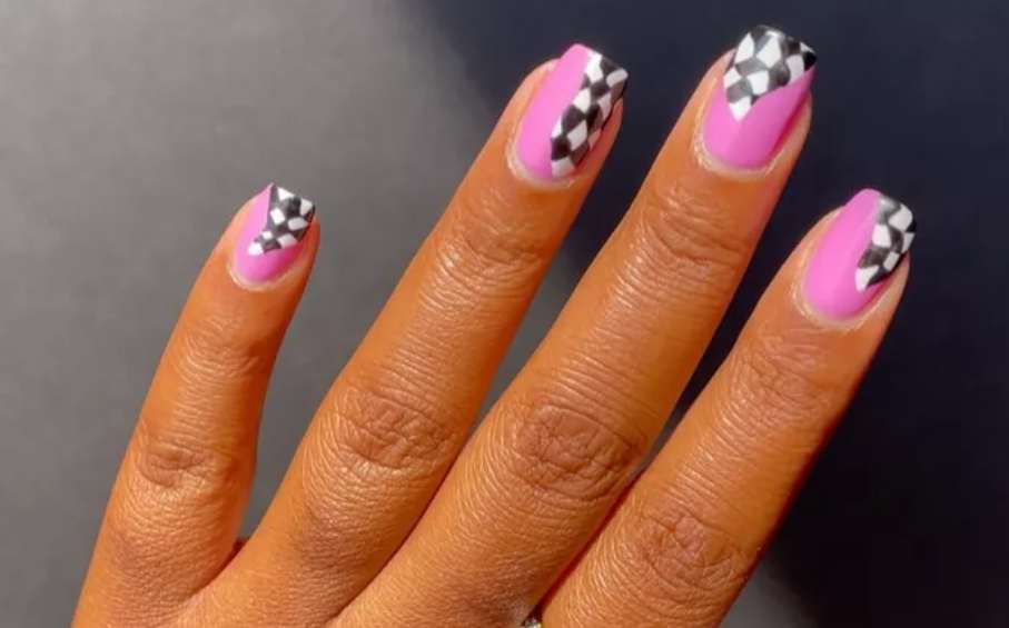 slice checkered nails