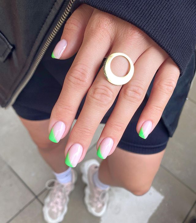 cute nails, cue nails acrylic, cute nails for summer, cute nail designs, cute nail ideas, cute nail art, green nails, green nail art, green nail ideas, side French nails