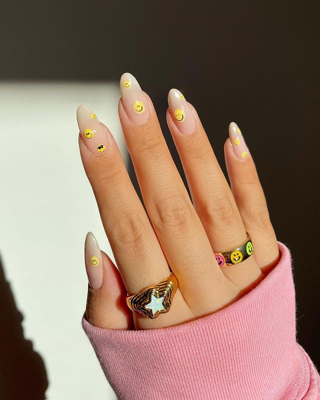 cute nails, cue nails acrylic, cute nails for summer, cute nail designs, cute nail ideas, cute nail art, smiley face nails, smiley face nails aesthetic, 90s nails