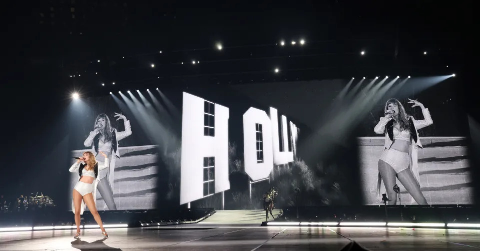 PARIS, FRANCE - MAY 12: (EDITORIAL USE ONLY. NO BOOK COVERS.) Taylor Swift performs onstage during night four of