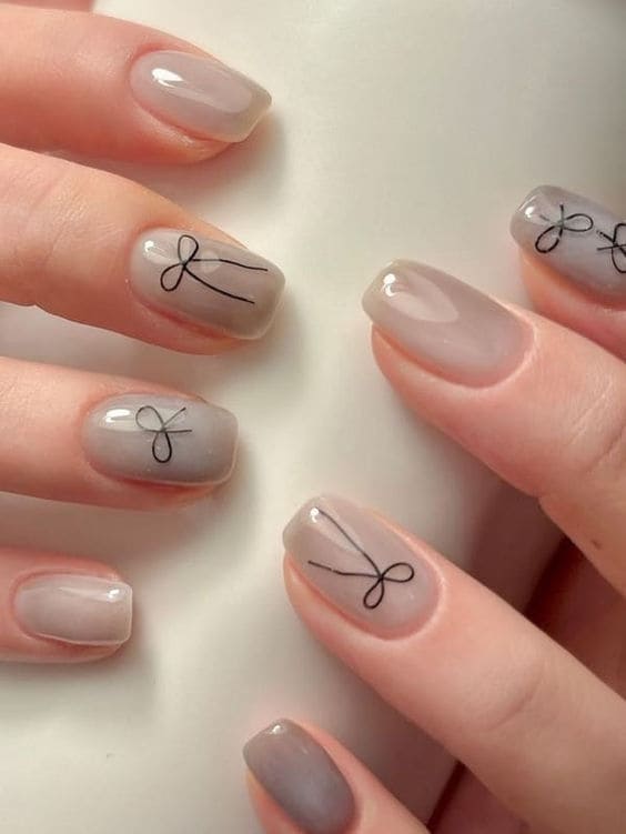 Korean bow nails: gray 