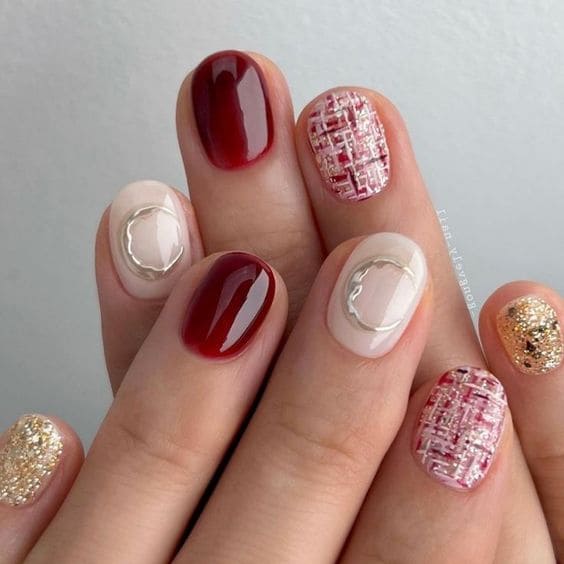 Korean tweed accent winter nails