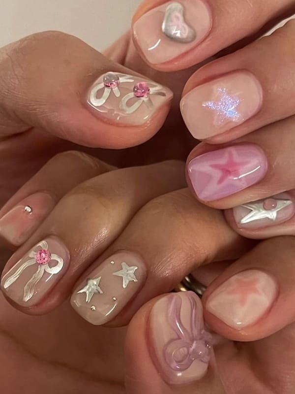 Korean bow nails: Y2K