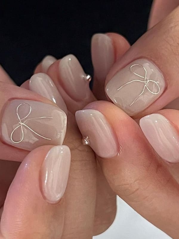 Korean bow nails: gray 