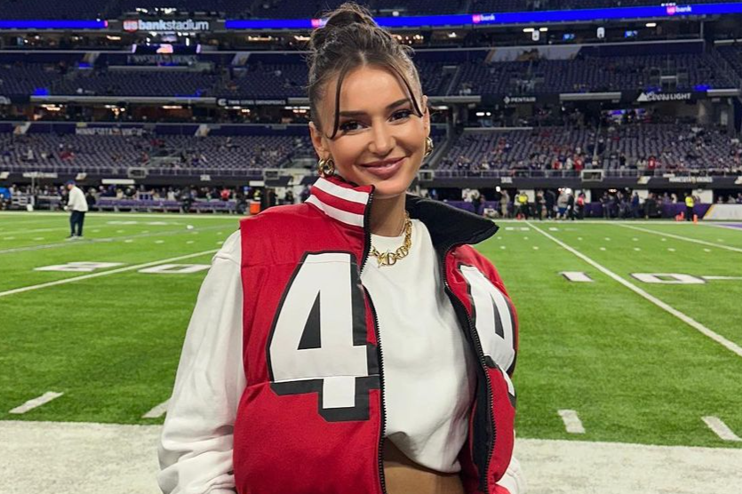 Kristin Juszczyk,  Taylor Swift,  Travis Kelce, giai bong bau duc My,  NFL la gi,  WAG la gi,  San Francisco 49ers anh 1