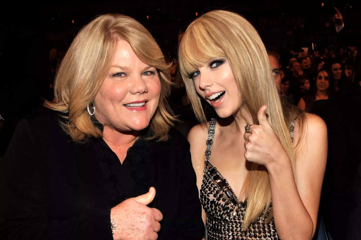 Andrea Swift and Taylor Swift