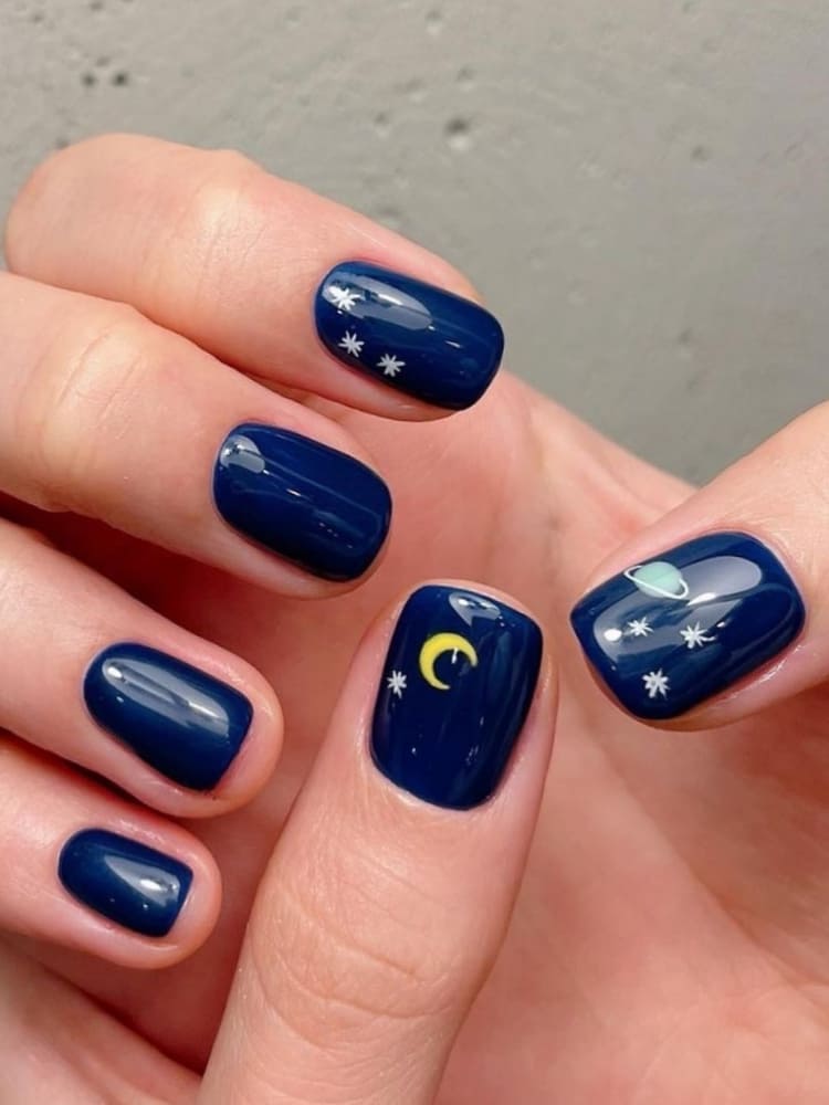 Korean dark blue nails: night sky