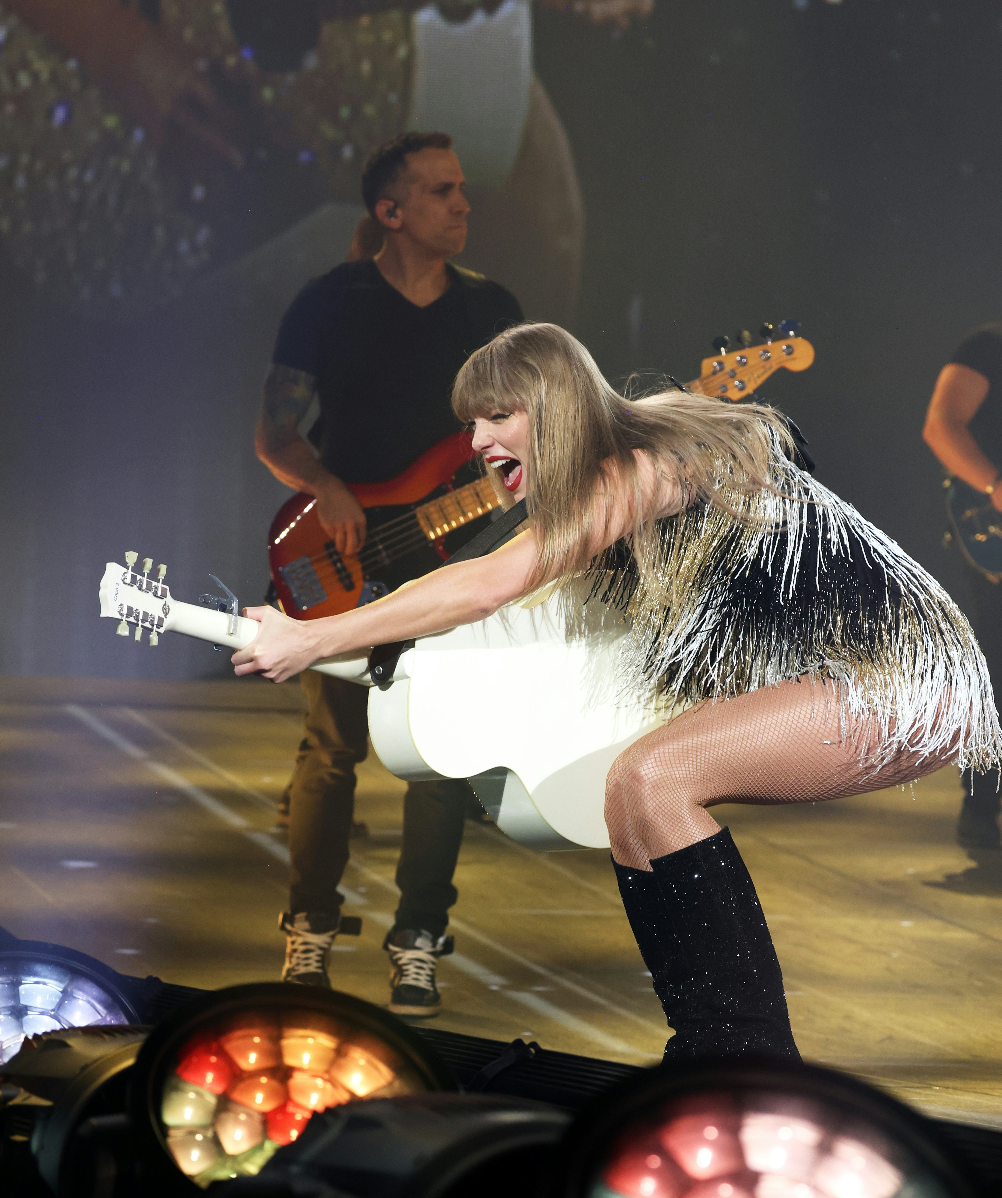 13 Taylor Swift Fan Chants To Know Before Going To Eras Tour