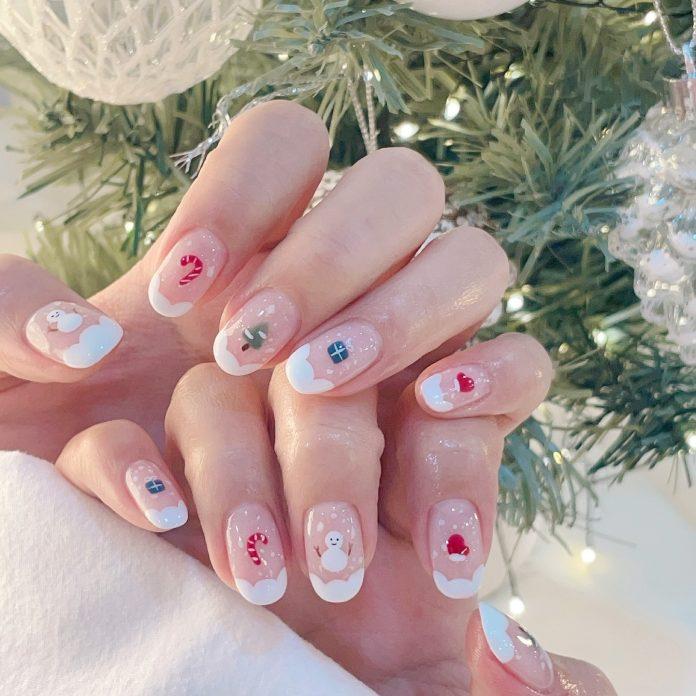 Mẫu nail noel đơn giản thanh lịch