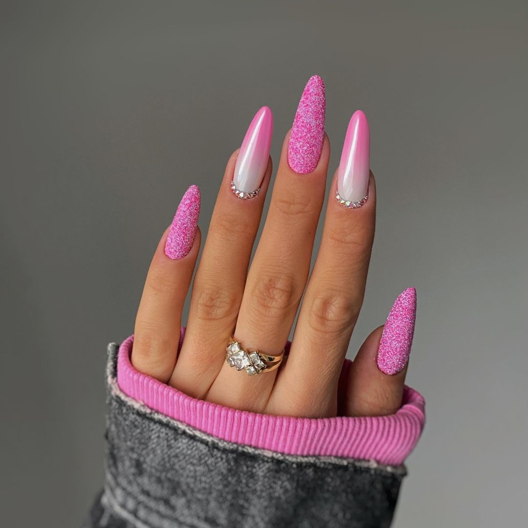 Sizzling Hot Designs: Summer Ombre Nails to Elevate Your Look