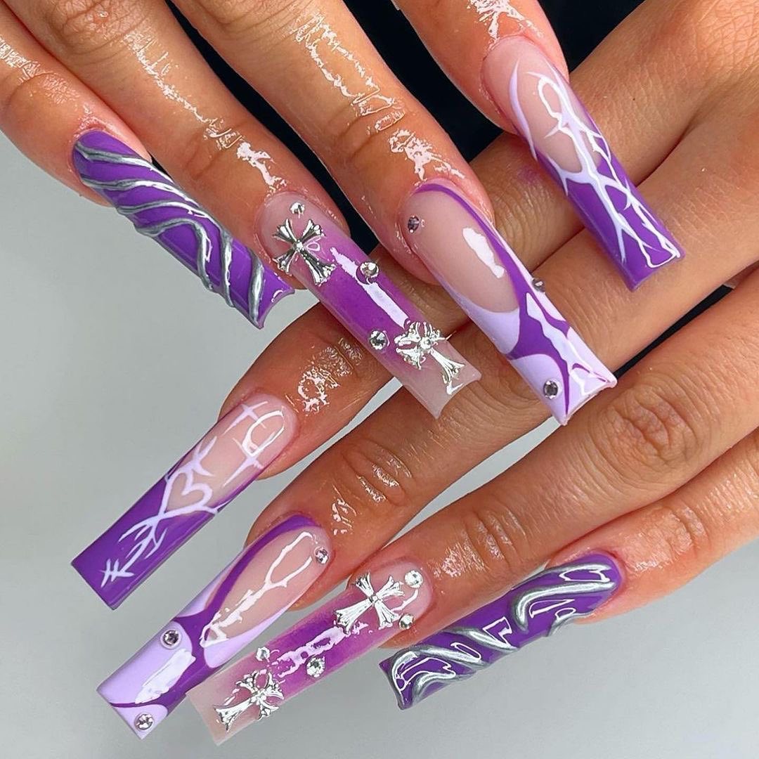 Sizzling Hot Designs: Summer Ombre Nails to Elevate Your Look