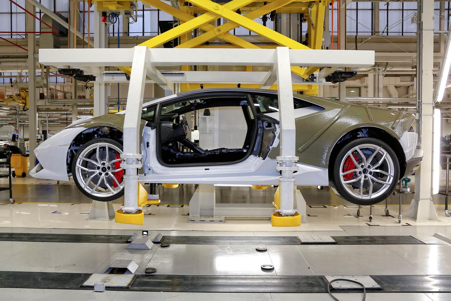 The Huracán in production (Photo: Automobili Lamborghini s.p.a.)