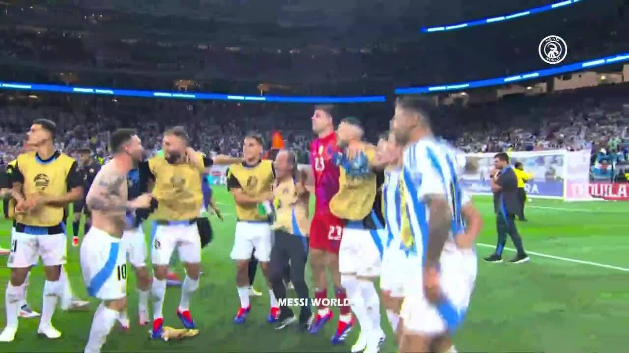 Messi nhảy múa cùng Argentina mừng chiến thắng